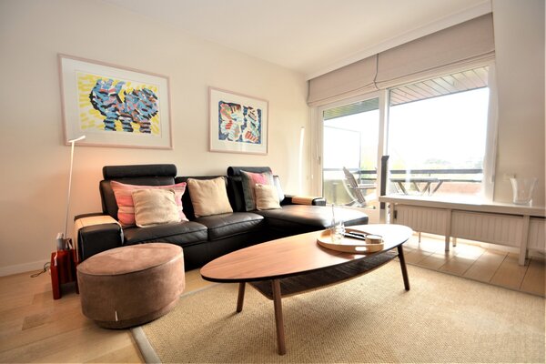 DORMY HOUSE discreet