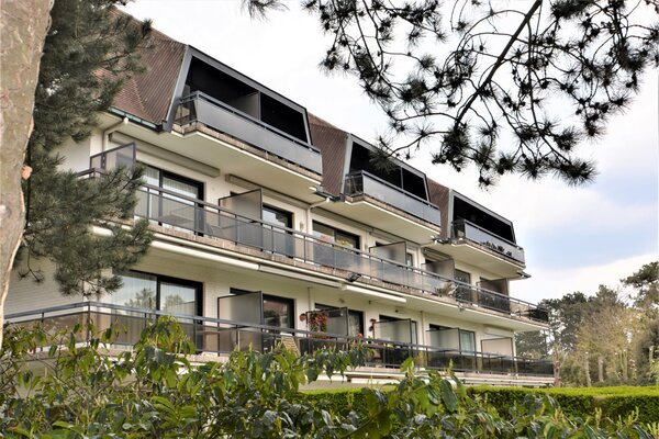 DORMY HOUSE discreet