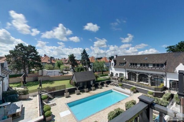 WITTE DUIVENHOF KASTEEL