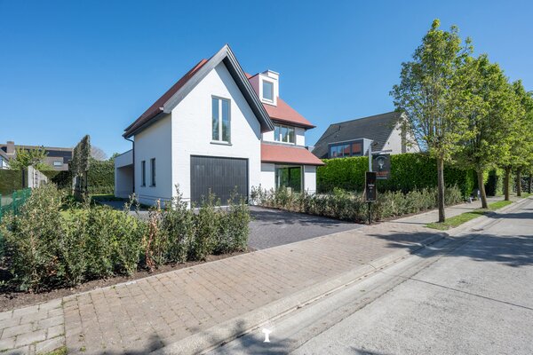 WILLOW COURT